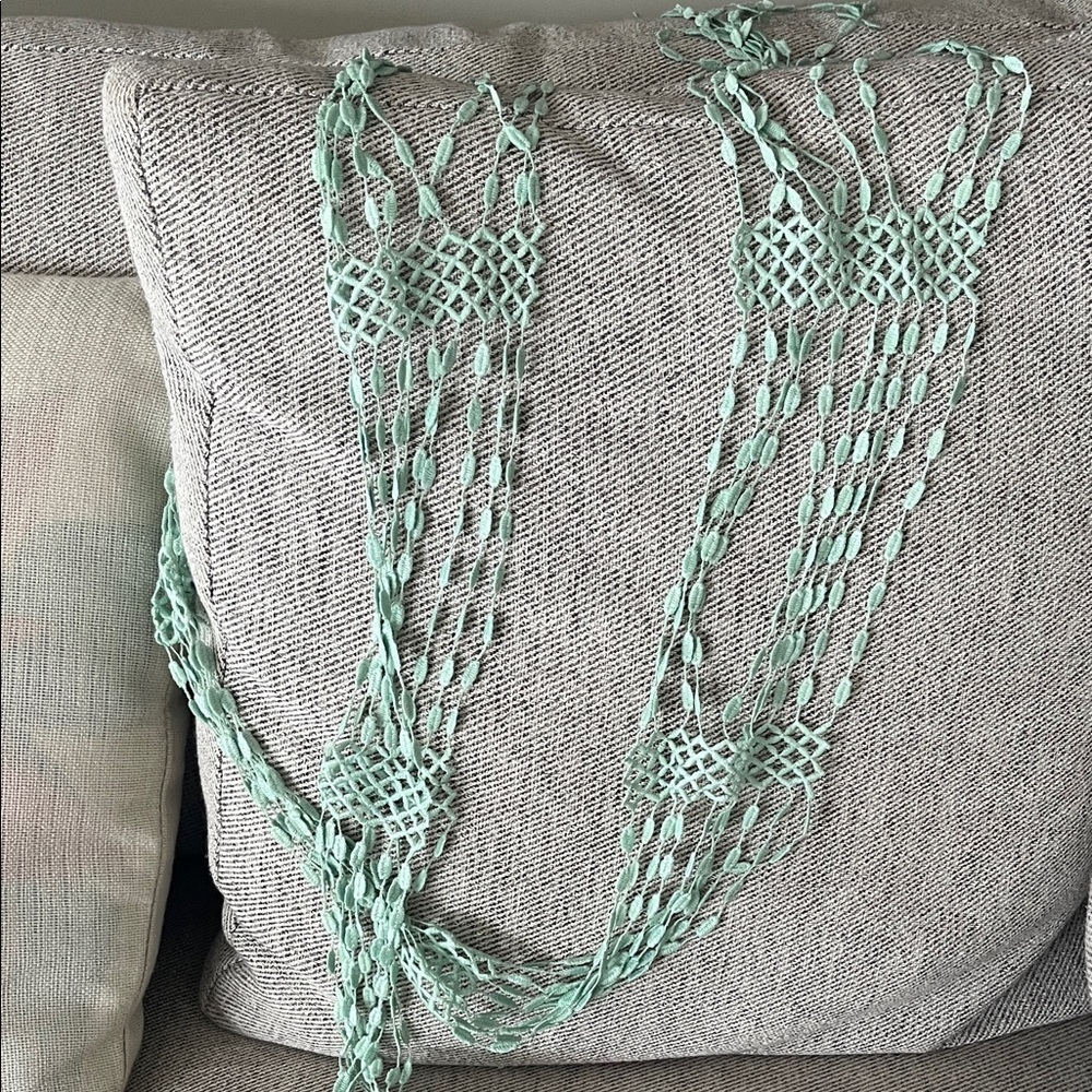 Delicate Net-Like-Pattern Accessory • Pink or Mint